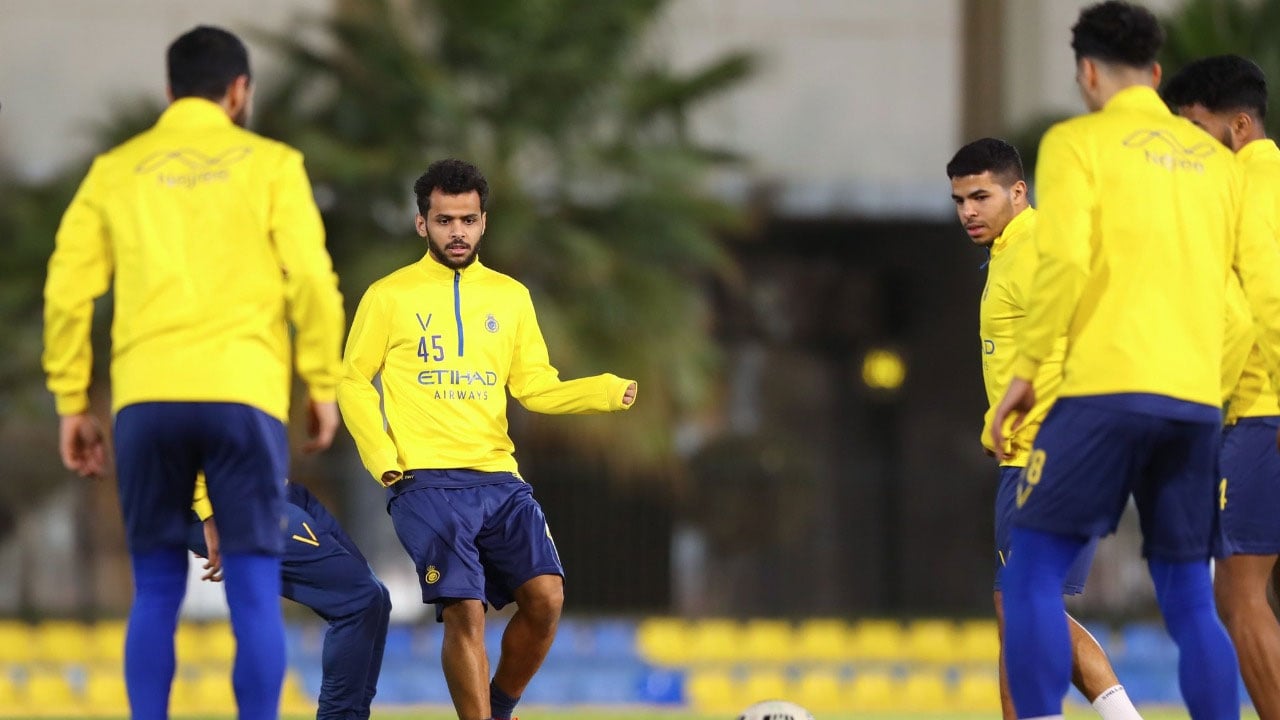 عسيري يدعم كتيبة النصر في موقعة الرائد