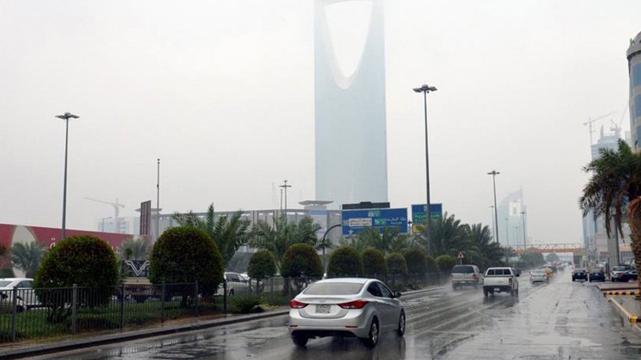 الأرصاد عن طقس السبت: سماء غائمة وسحب ممطرة على مناطق بالمملكة