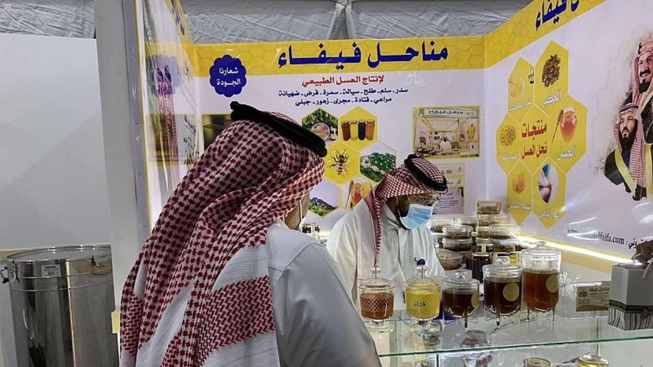 إقبال كبير على مهرجان عسل جازان.. وتوقعات بتجاوز مبيعاته مليوني ريال