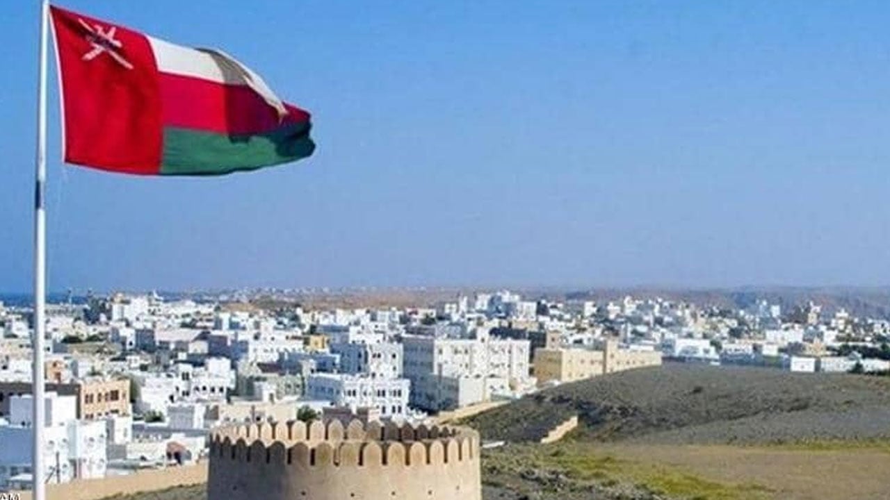 سلطنة عُمان تغلق حدودها لمدة أسبوع بسبب سلالة كورونا الجديدة