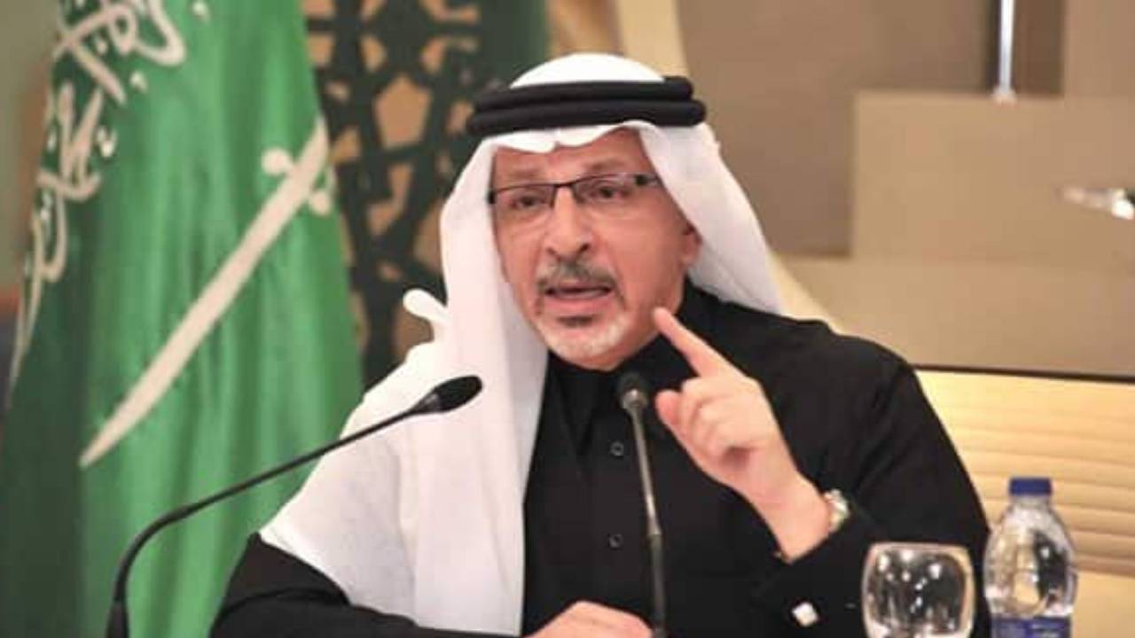 وزير الدولة لشؤون الدول الإفريقية يتلقى الجرعة الأولى من لقاح كورونا