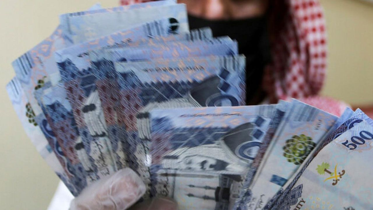 رشوة موثقة تُوقِف «ضابطي صف» بالجوازات ومكافحة المخدرات