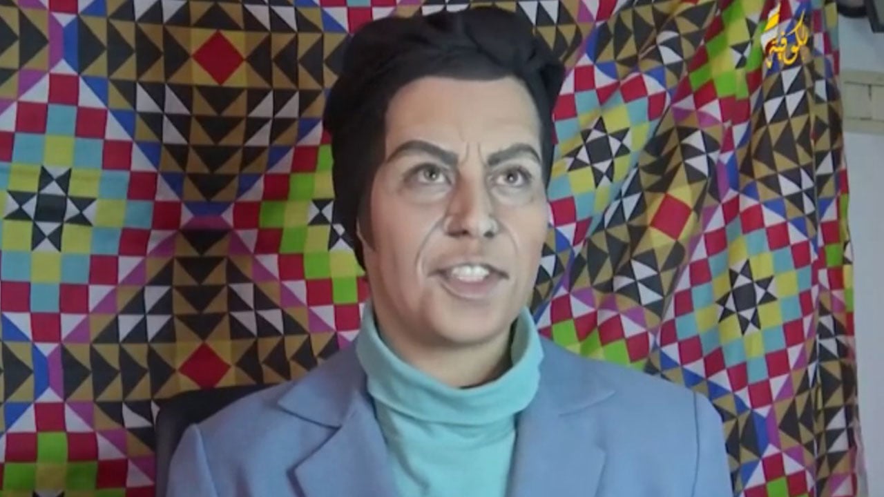 بالصور.. الأردنية ذات الألف وجه تقدم المشاهير برؤية جديدة