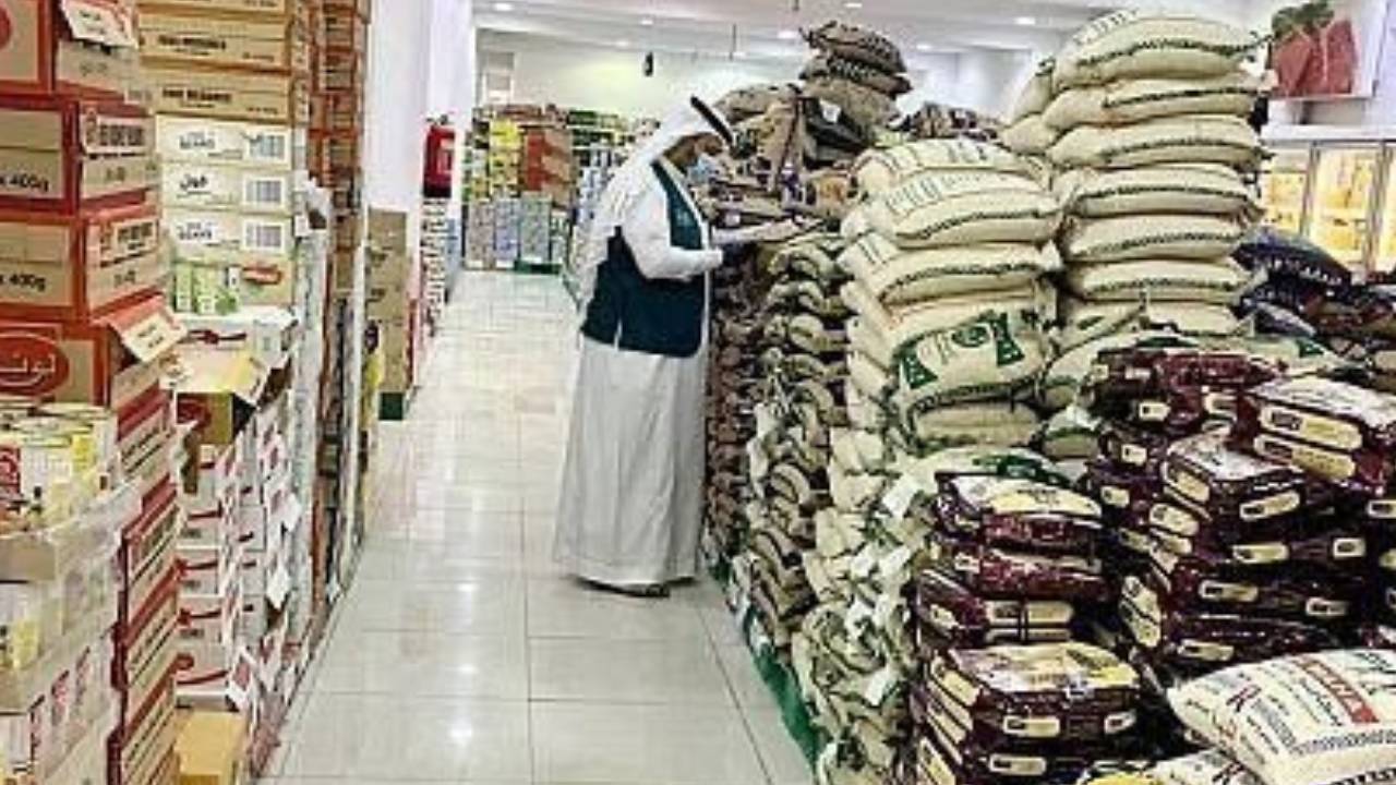 أكثر من 5 آلاف جولة رقابية على المنشآت التجارية برفحاء خلال 2020