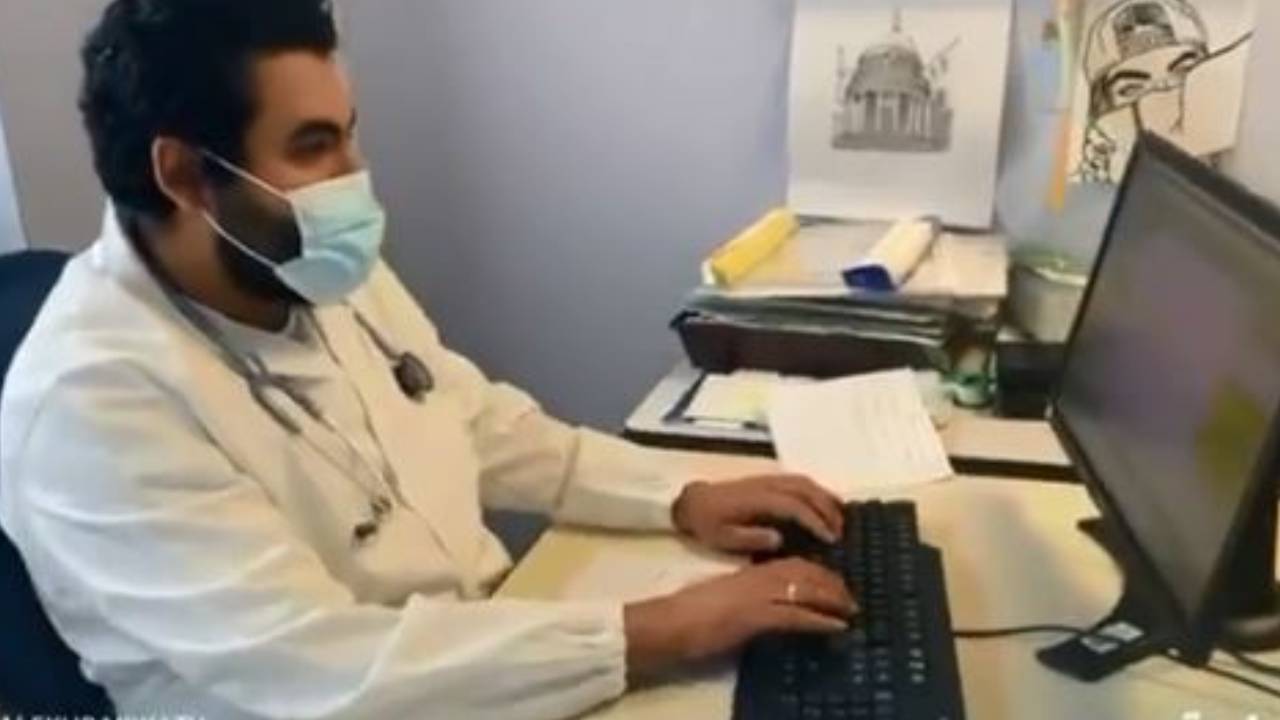مبتعث سعودي بدرجة مقاتل.. تحوّل لمشرف على إعادة تأهيل مصابي كورونا في إيطاليا