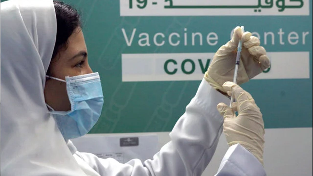 بالفيديو.. طبيبة توضح الفرق بين لقاح كورونا السعودي واللقاحات الأخرى