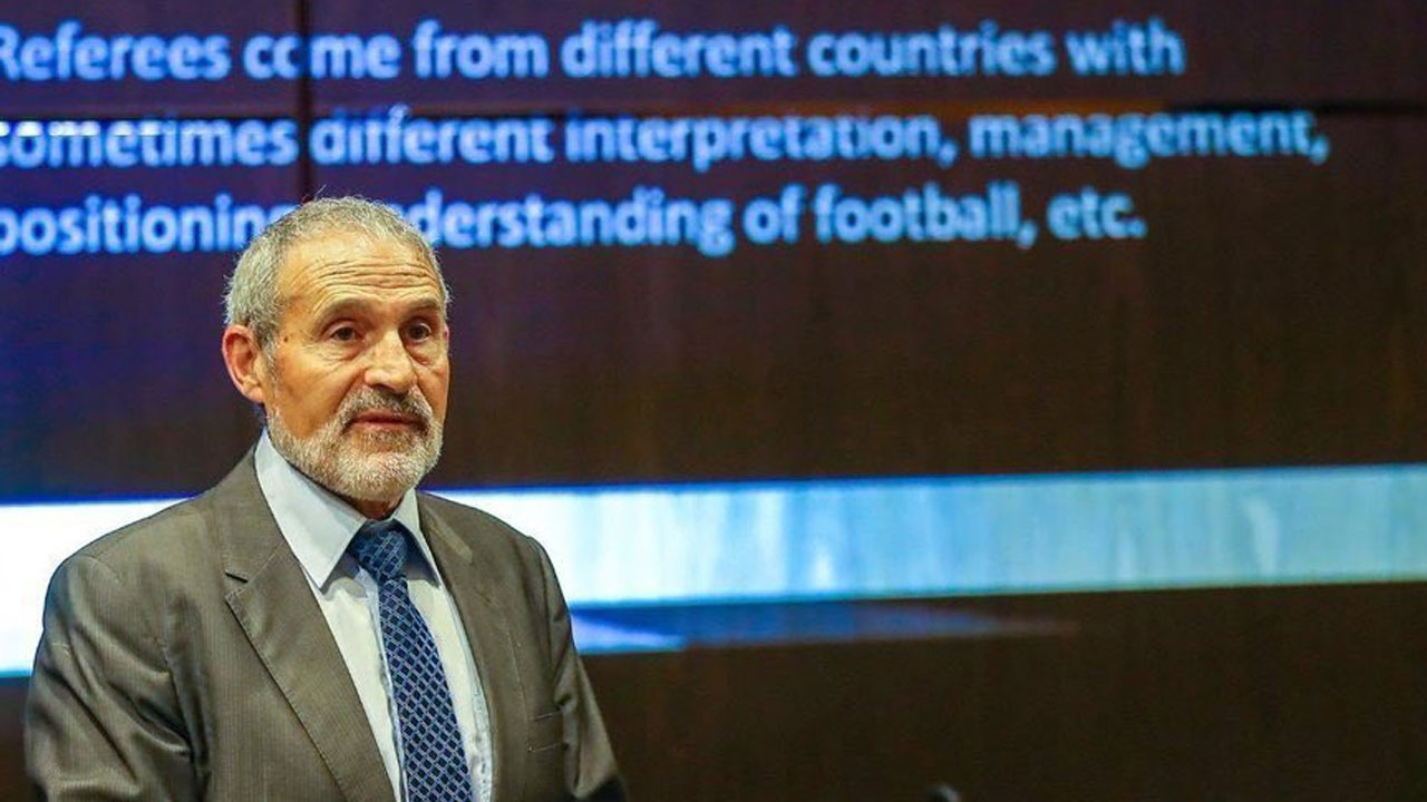 تريساكو يكشف كواليس توقف"VAR"  خلال مباراة ضمك والوحدة