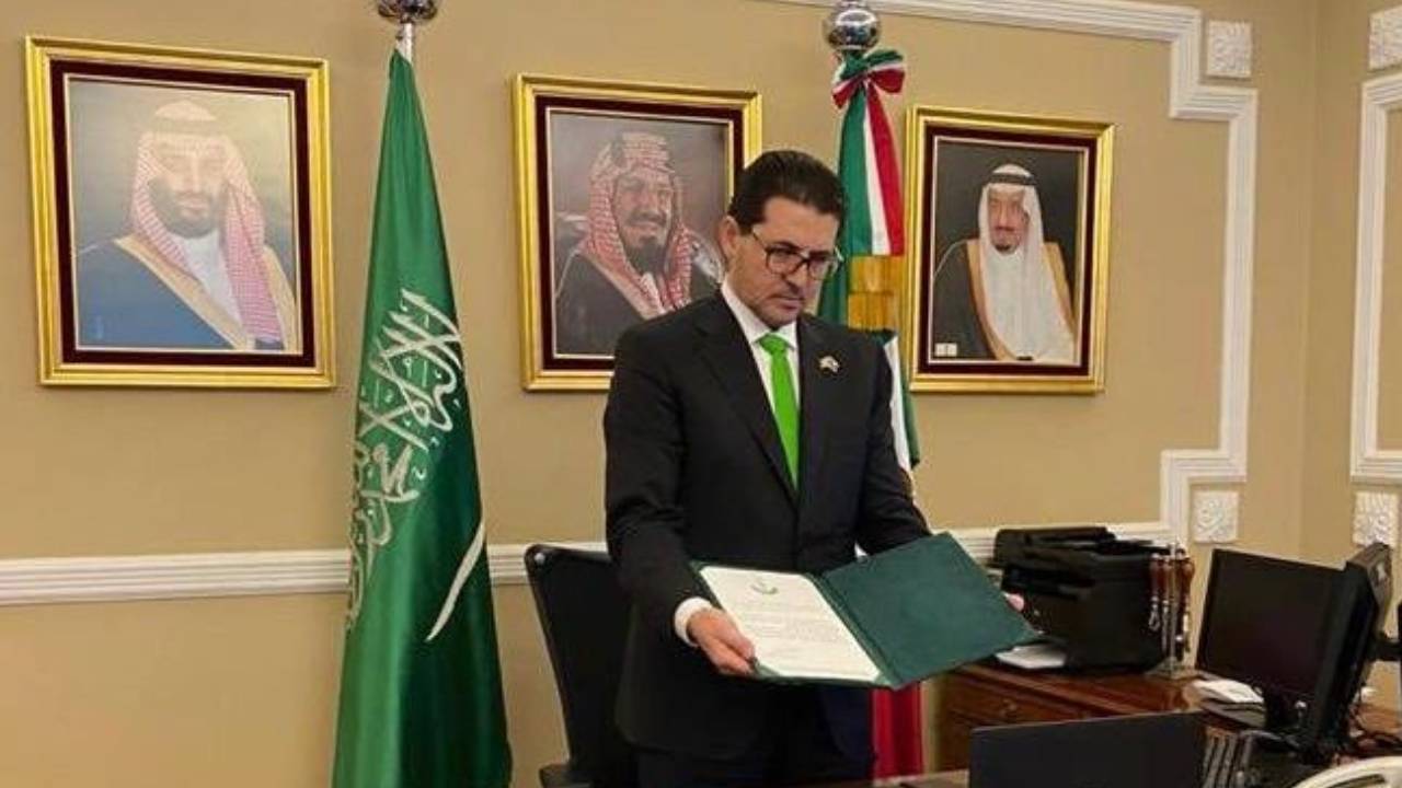 سفير خادم الحرمين لدى المكسيك يقدم أوراق اعتماده