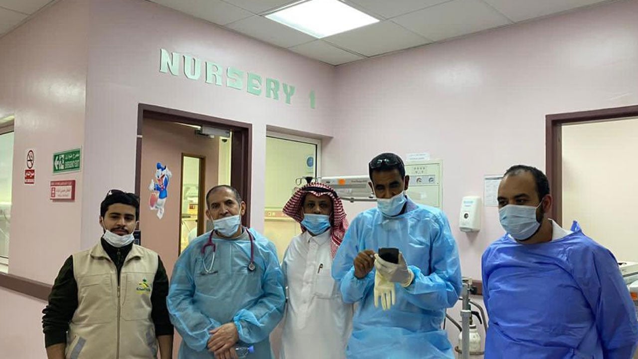 بالصور.. إنقاذ حياة توأم خديج بتبوك ولدا بعد حمل مدته 28 أسبوعًا