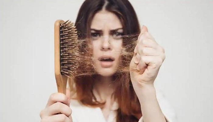 لزيادة كثافته ومنع تقصفه.. فوائد مستحضرات التقشير لصحة وجمال الشعر