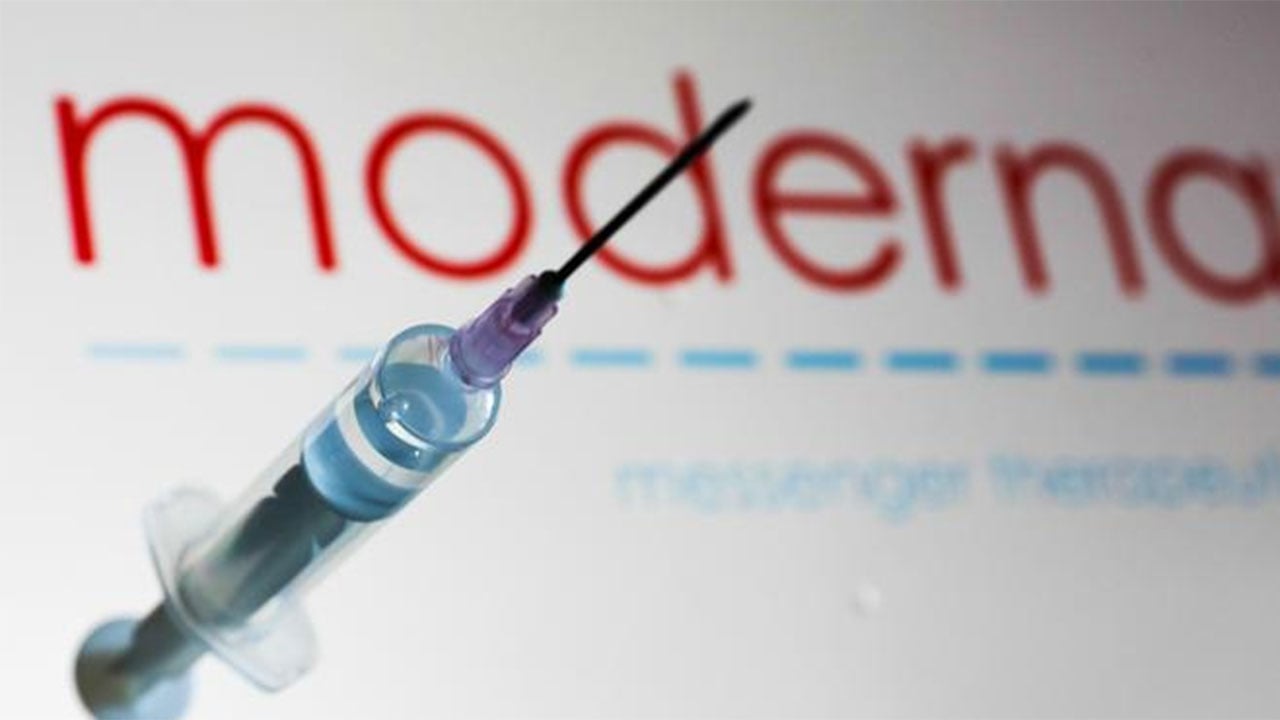 «الصحة العالمية» تنصح الحوامل بعدم تلقي لقاح «مودرنا» المضاد لكورونا