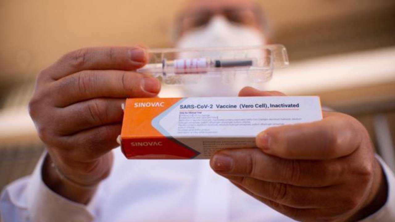 سينوفاك: اللقاح فعال لحماية المصابين بكورونا وضعيف في منع العدوى