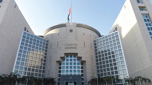 الإمارات: استهداف مطار أبها جريمة حرب تستدعي اتخاذ إجراءات لحماية المدنيين