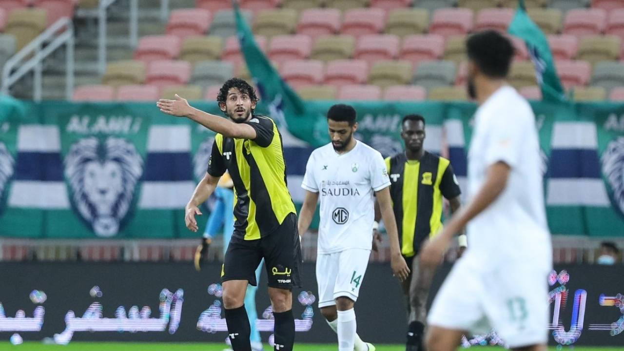 السومة يقود هجوم الأهلي في ديربي جدة.. وكاريلي يحشد القوة الضاربة