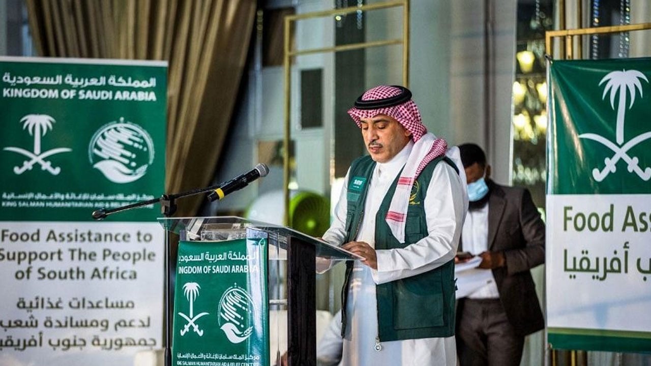 بالصور.. مساعدات غذائية سعودية للأسر الأكثر تضررًا من كورونا بجنوب إفريقيا