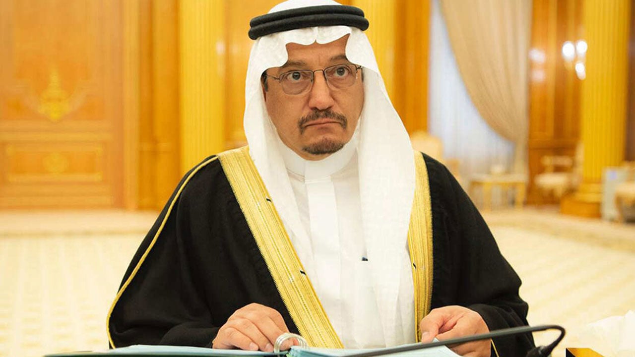 وزير التعليم يهنئ ولي العهد بنجاح العملية الجراحية: أدام الله عليكم الصحة