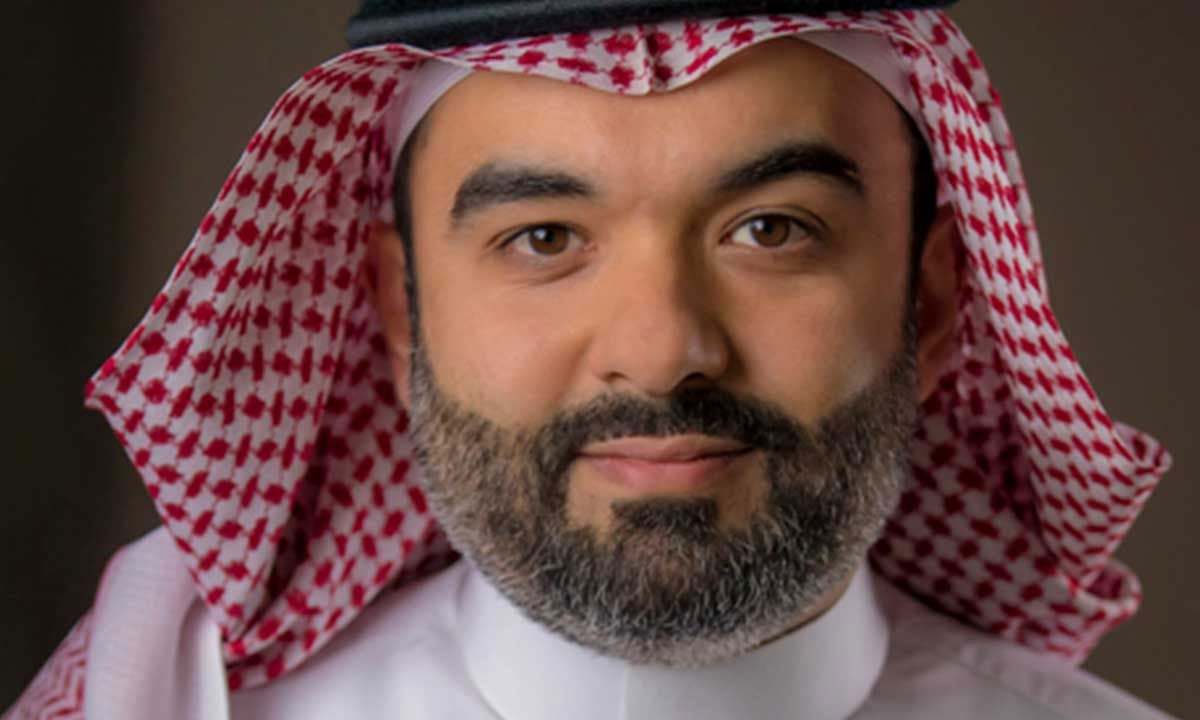 وزير الاتصالات يهنئ القيادة بنجاح العملية الجراحية لولي العهد