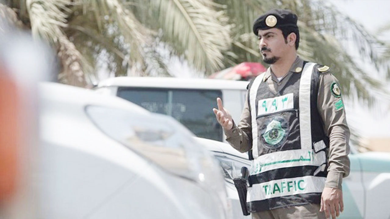 «المرور»يوضح شروط استبدال رخصة قيادة خاصة أجنبية