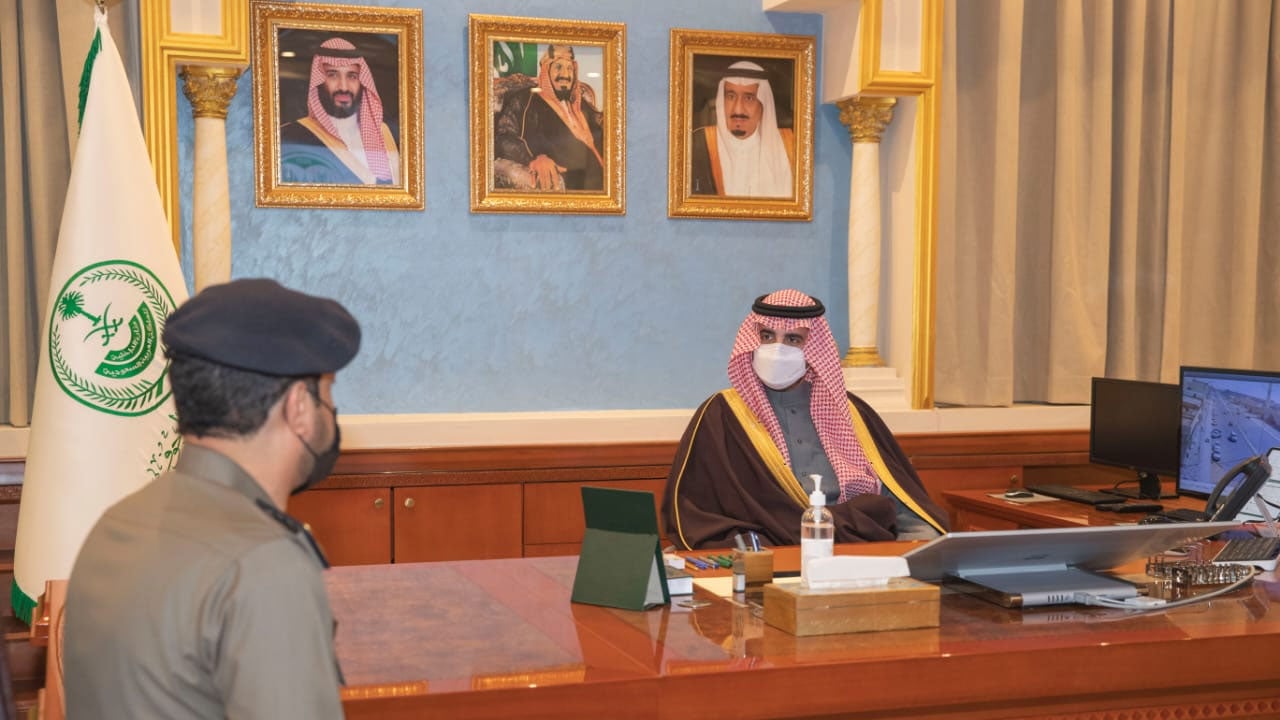 بحضور اللواء الدباس.. أمير الجوف يدشن فعاليات اليوم العالمي للدفاع المدني