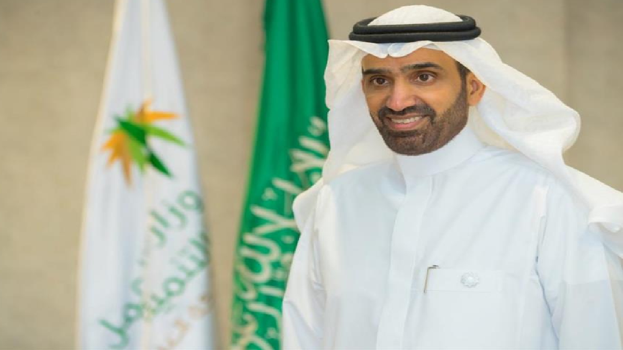 وزير الموارد البشرية يعلن إطلاق برنامج «الفحص المهني» لضمان كفاءة العمالة