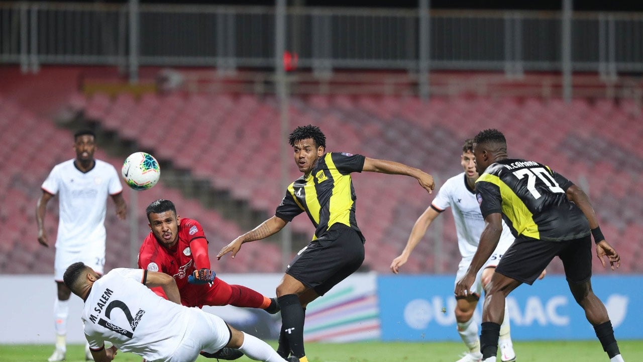 كلاسيكو الاتحاد والشباب.. الباحث عن الابتعاد بالصدارة والطامح إلى تأكيد التفوق