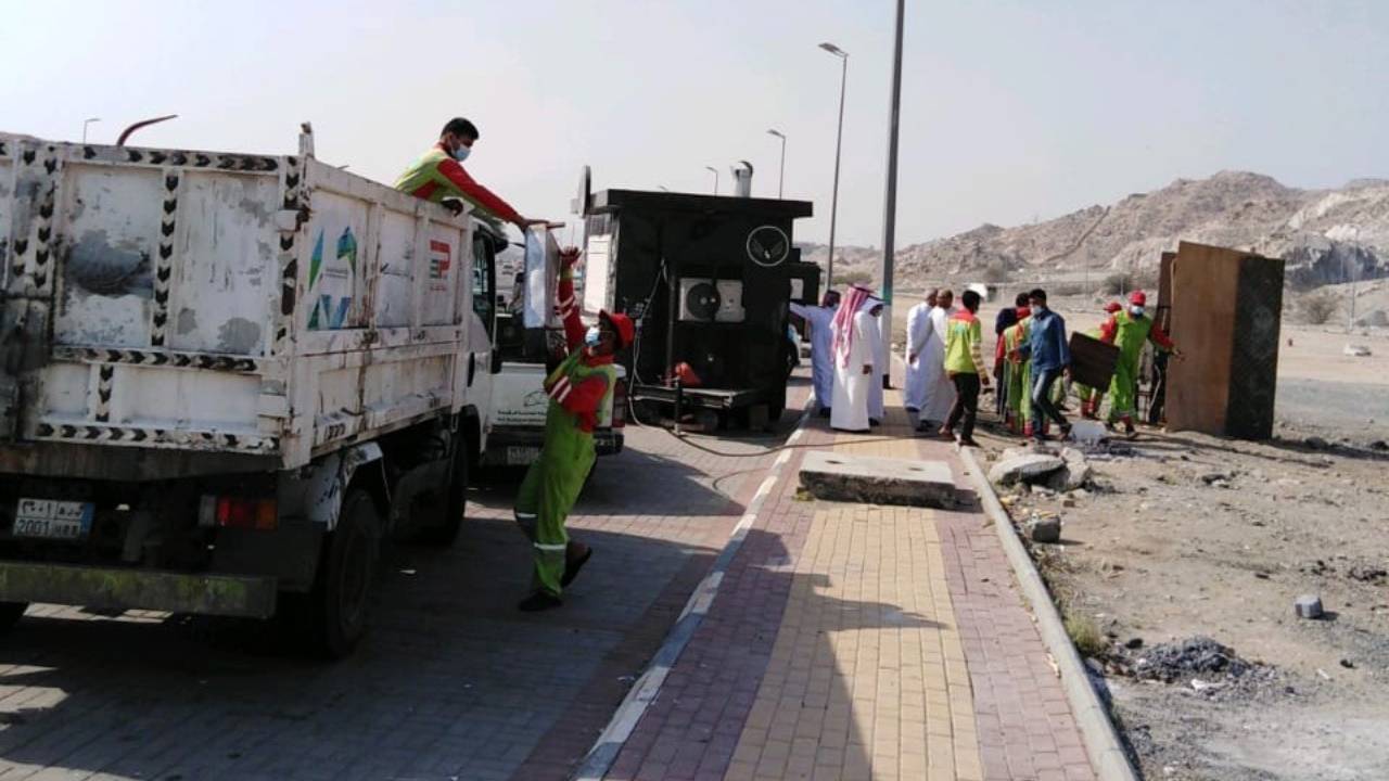 إغلاق 4 عربات للفود ترك لعدم التزامها بالتراخيص في العزيزية