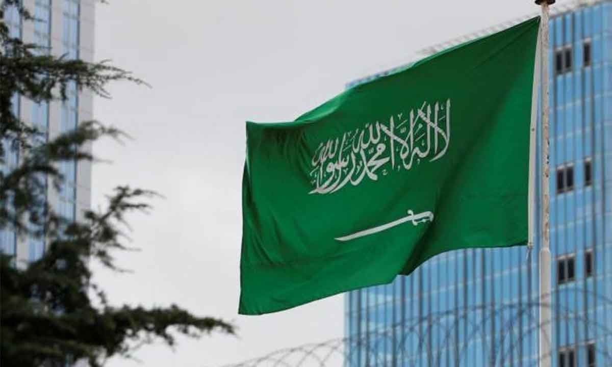 أخبار السعودية اليوم.. تعرُّض مصفاة الرياض لاعتداءٍ إرهابي.. وعقوبات تسهيل دخول المتسلل إلى المملكة