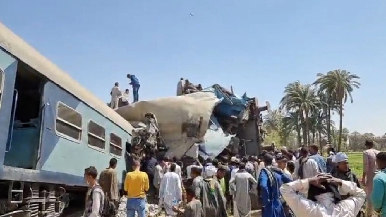 فيديو وصور.. عشرات الضحايا والمصابين في حادثين مؤلمين بمصر خلال 48 ساعة