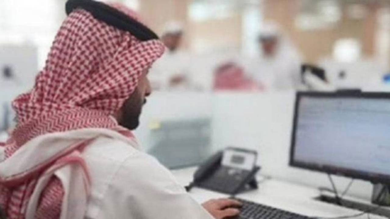 بالفيديو.. متخصص: الجلوس لفترات طويلة واستخدام الأجهزة قد يتسبب في إعاقة جسدية