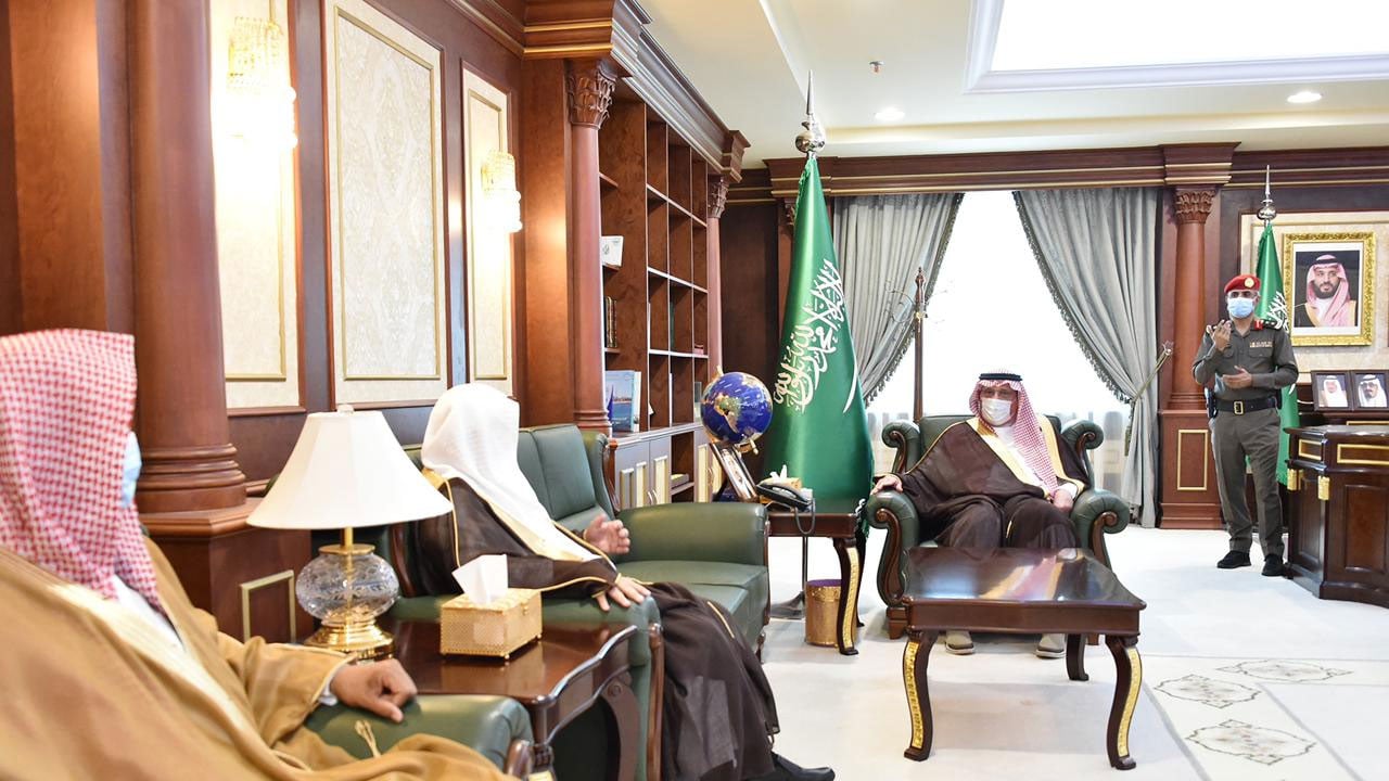 بالصور .. أمـيـر جازان يدشن حملة جديدة لتعزيز الأمن الفكري