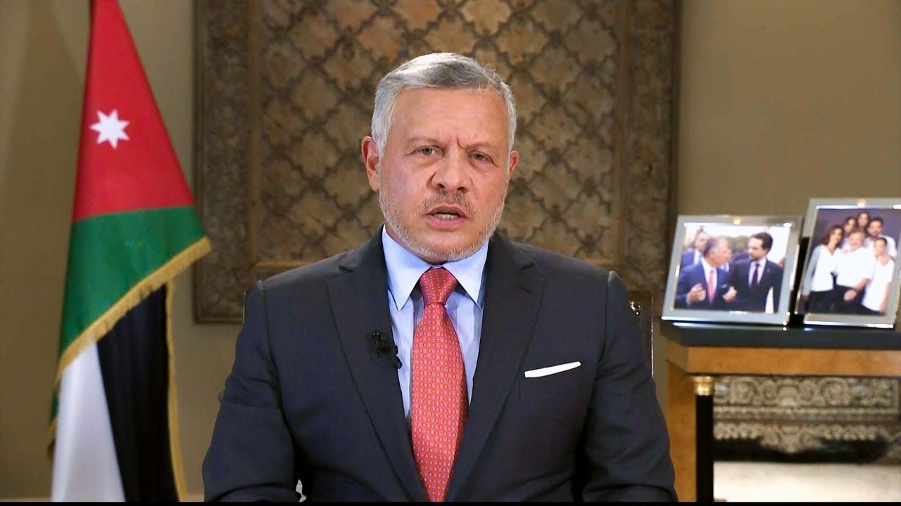 العاهل الأردني يوجه الحكومة بتجميد ضريبة الكيروسين بالشتاء لتخفيف أعباء المواطنين 