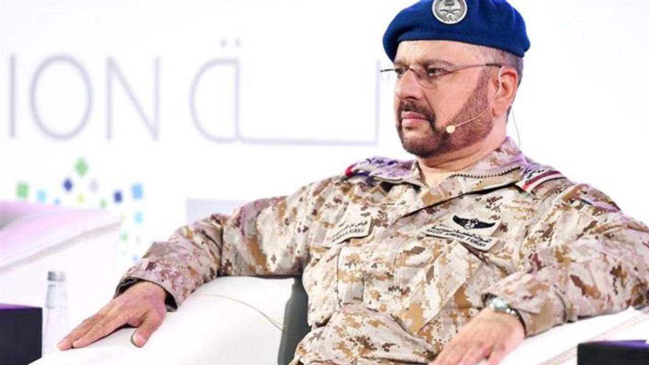 «الرويلي» يرعى حفل تخريج الدفعة 34 من طلبة كلية الملك فهد البحرية