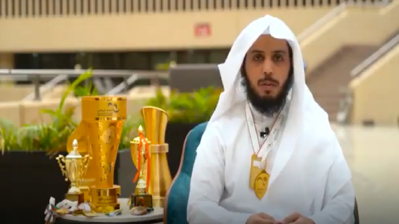 قصة تحدٍ.. طالب سعودي يقهر إعاقة البصر ويحقق نجاحات لافتة