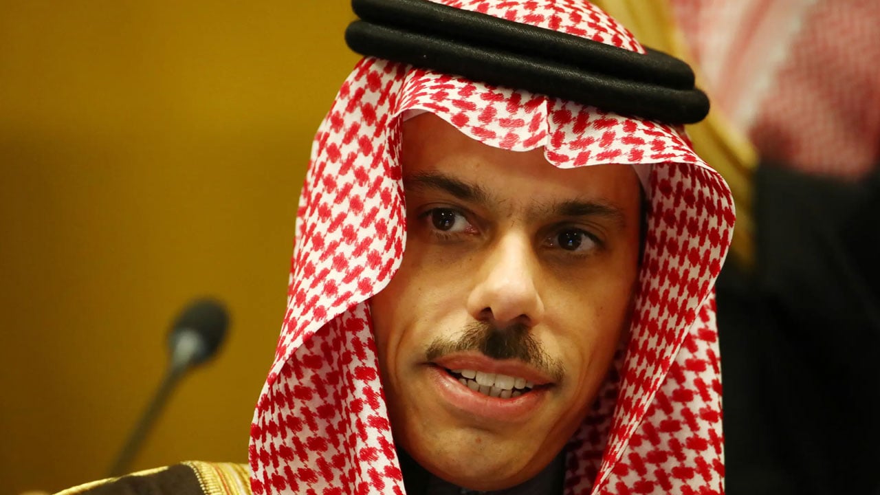 الأمير فيصل بن فرحان يستقبل وزيري الخارجية والدفاع لليونان