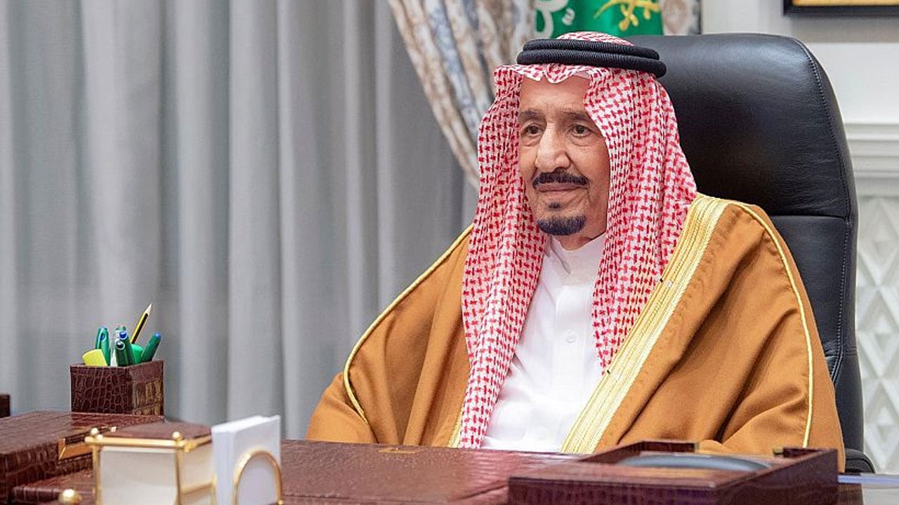 أمام خادم الحرمين.. السفراء المعينون حديثًا لدى عدد من الدول يؤدون القسم