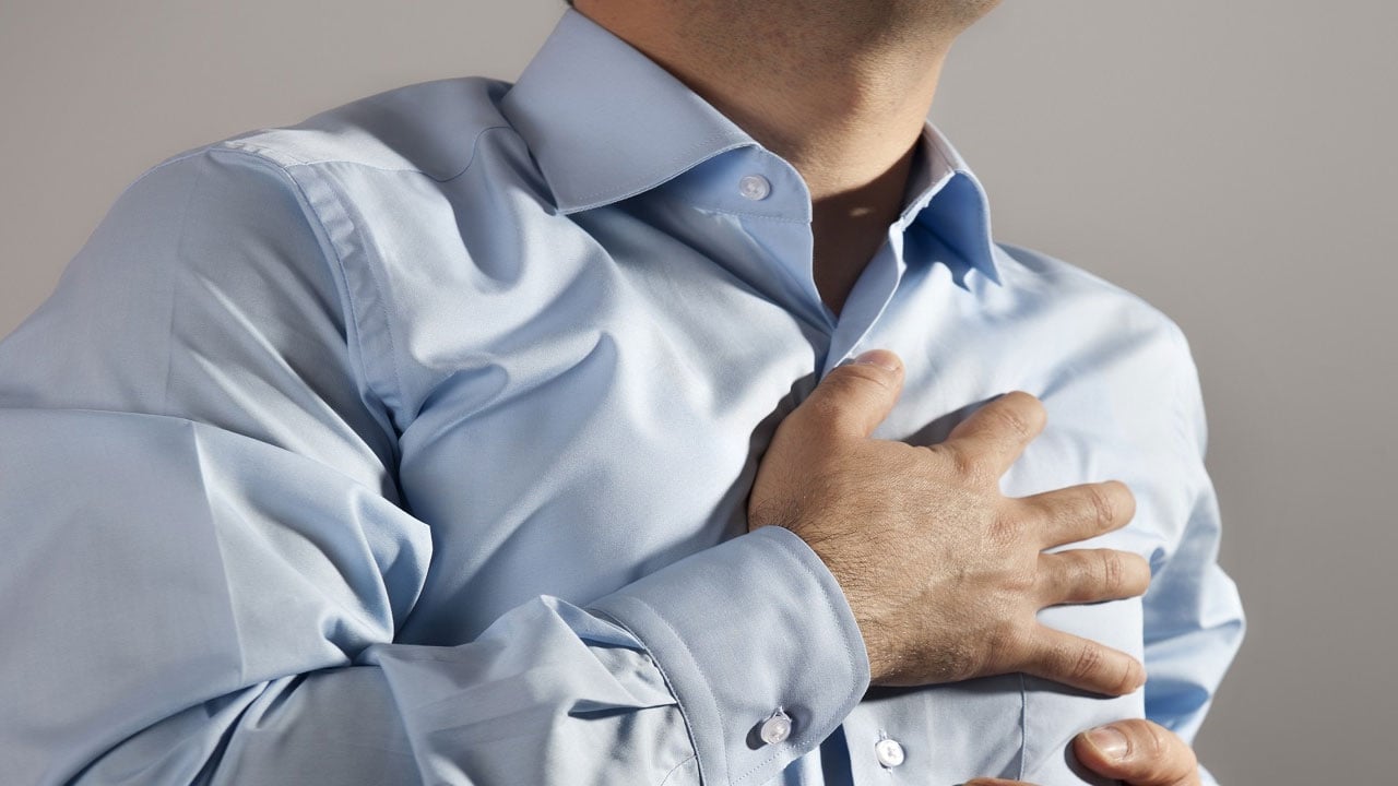 خالد النمر يحذر من «سبب شهير» يزيد جلطات القلب خمسة أضعاف