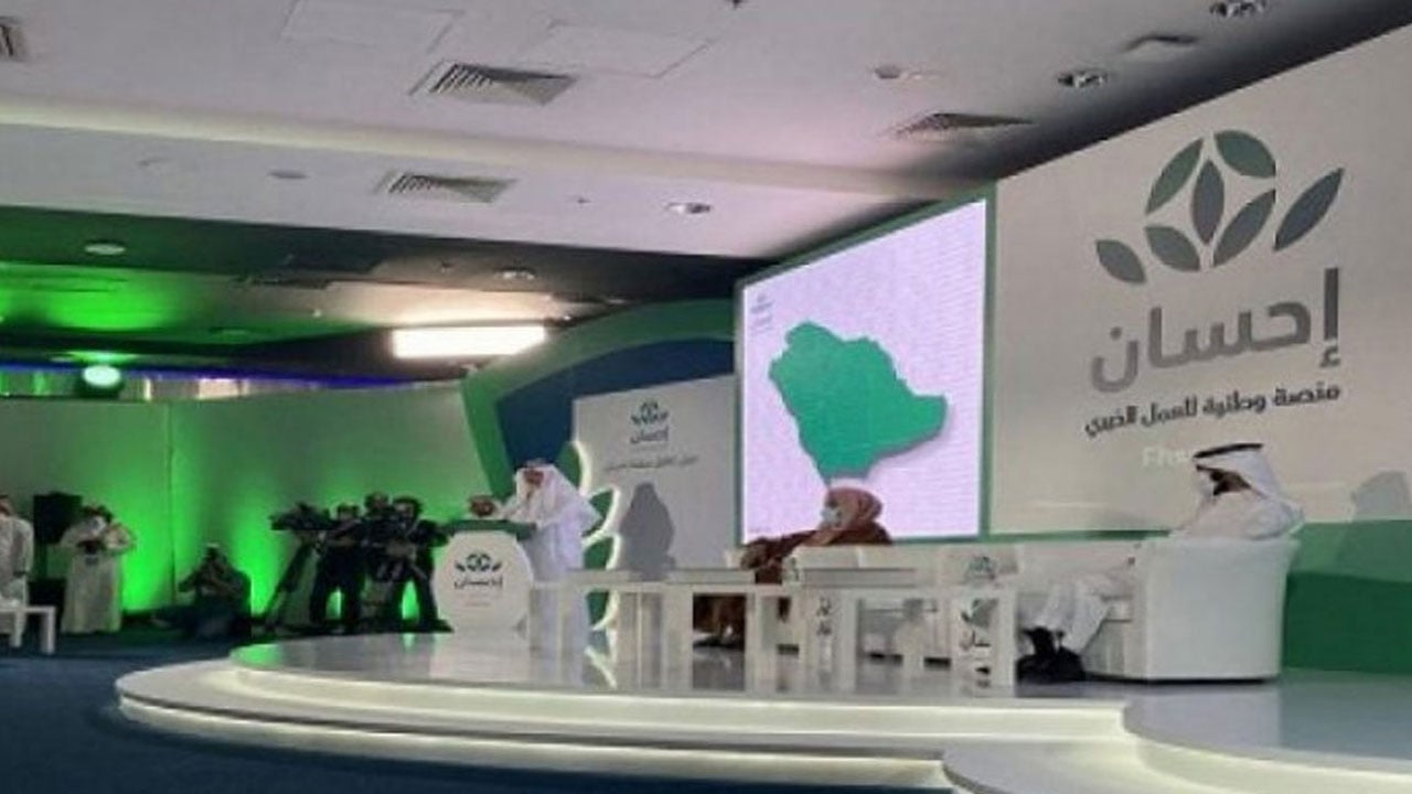 «إحسان بريدة» تقيم إفطارًا للمقيمين من مختلف الجنسيات