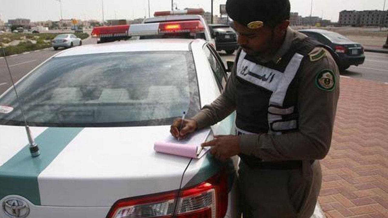 مرور جازان يضبط قائد مركبة مارس التفحيط في صبيا