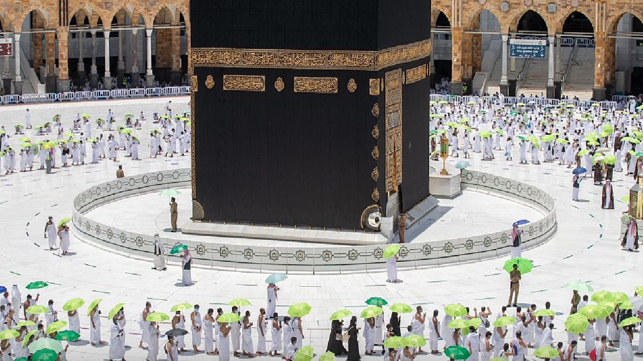 صور توثق الانتظام وتطبيق البروتوكولات في جوامع ومساجد المملكة