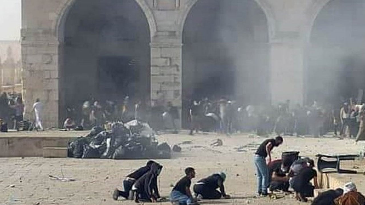 انسحاب قوات الاحتلال الإسرائيلي من المسجد الأقصى