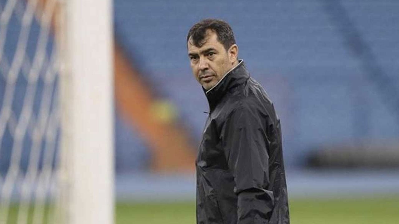 نادٍ خليجي يزاحم كورينثيانز البرازيلي للتعاقد مع مدرب الاتحاد