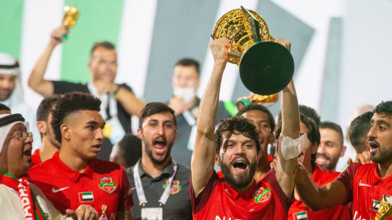 شباب الأهلي يخطط لخطف صفقة النصر