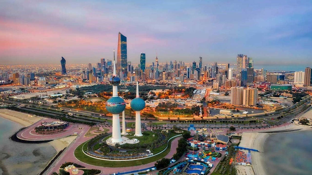 الكويت تعفي مواطنيها المحصنين ضد كورونا القادمين للبلاد من الحجر الصحي