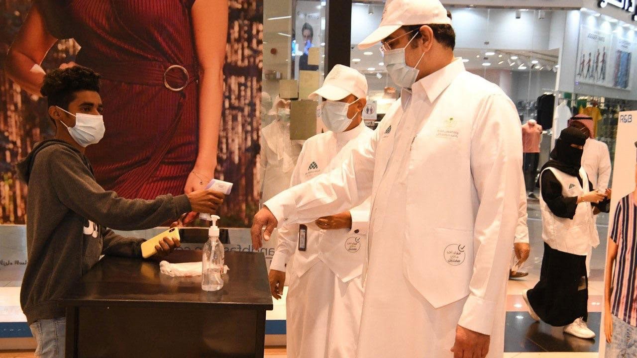 بالصور.. أمين جازان يُدشن حملة «ممتثل» بمشاركة فرق ميدانية وتطوعية