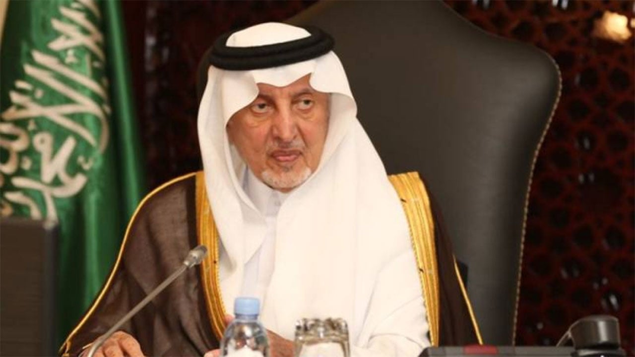 بالفيديو.. خالد الفيصل يحتفي بالهوية السعودية في قصيدة «حناّ البدو نبني الصحاري»
