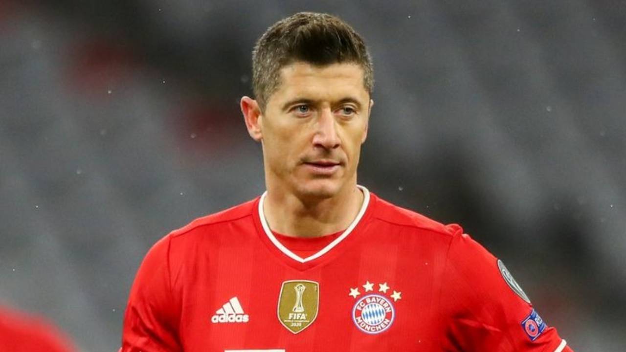 ليفاندوفسكي يلمح إلى الرحيل عن بايرن ميونخ في ميركاتو الصيف