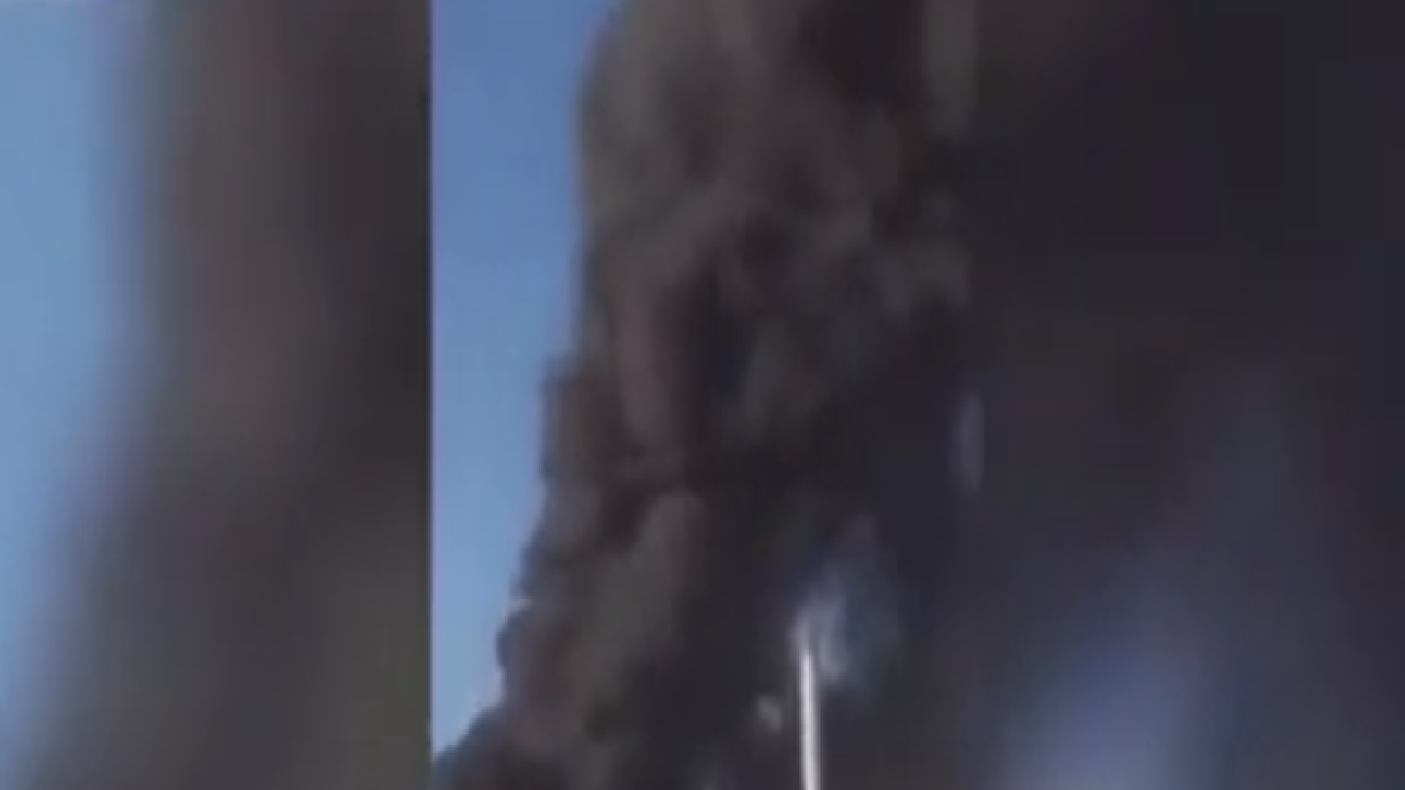 مقطع يوثق حريق مصفاة نفط طهران.. الأدخنة تعانق السماء