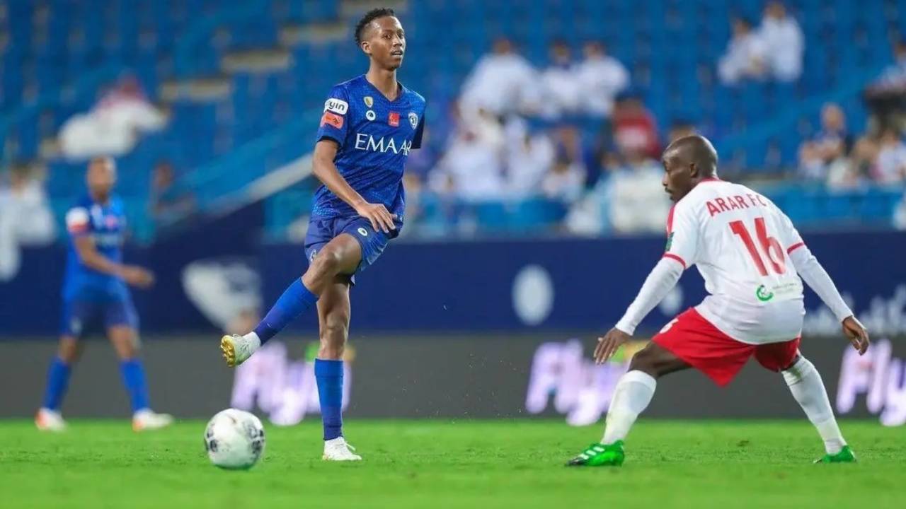 الهلال يقدم التعازي إلى ناصر الدوسري في وفاة شقيقه