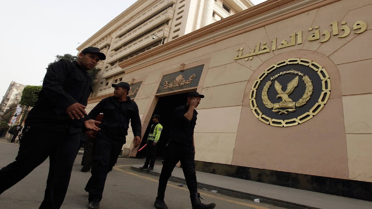 «الداخلية المصرية» تنفي اشتراط وجود محرم مع مواطنات دول الخليج