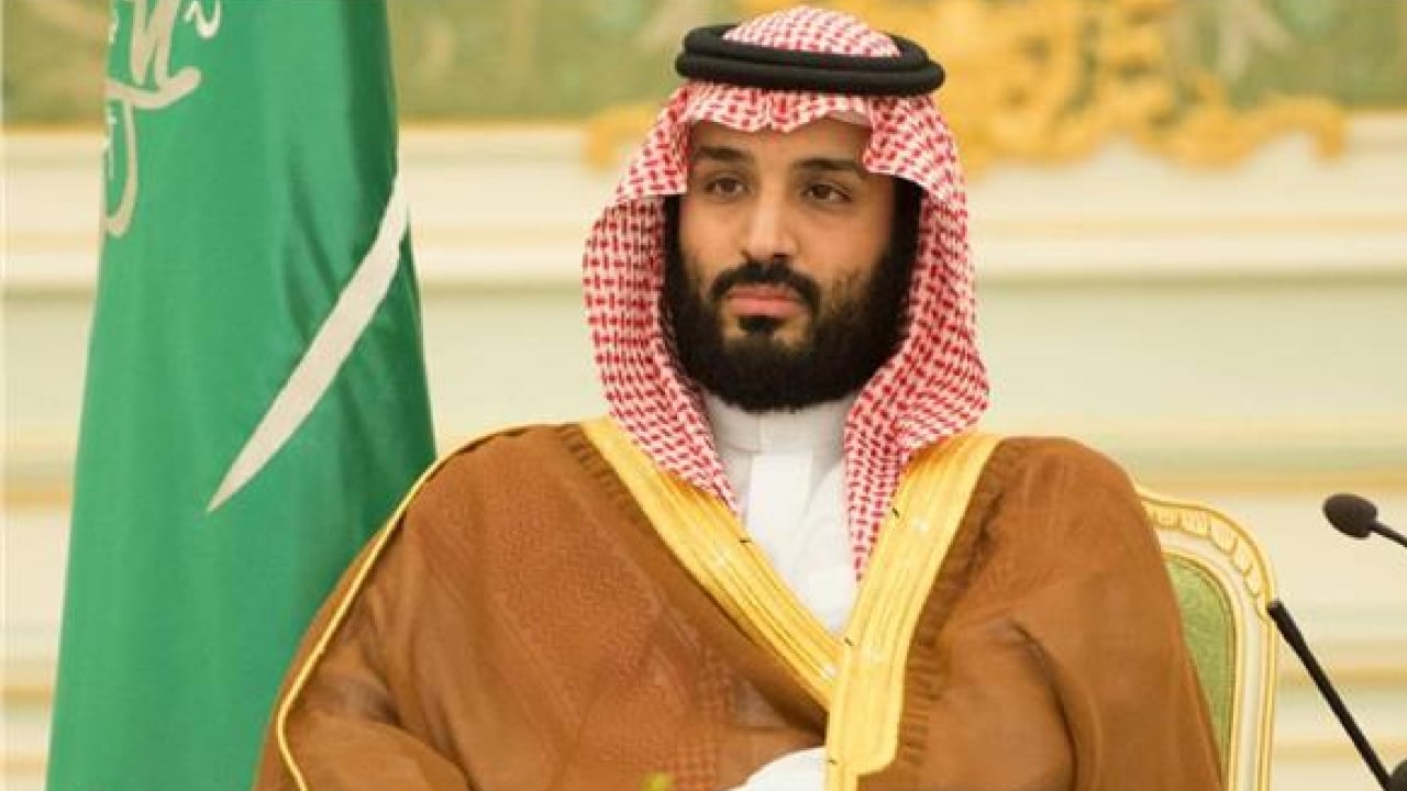 ولي العهد يعزي نظيره الكويتي في وفاة الشيخ منصور الأحمد
